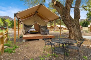 CUTTHROAT TROUT | 1 bedroom, individually decorated, individually furnished, free WiFi