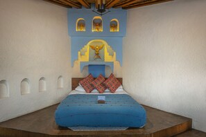1 bedroom, desk, WiFi, bed sheets - Beautiful Suite w/ great view: garden & lake, quite, comfortable, close to town (Valle de Bravo)