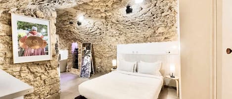 1 habitación, tabla de planchar con plancha, wifi y ropa de cama