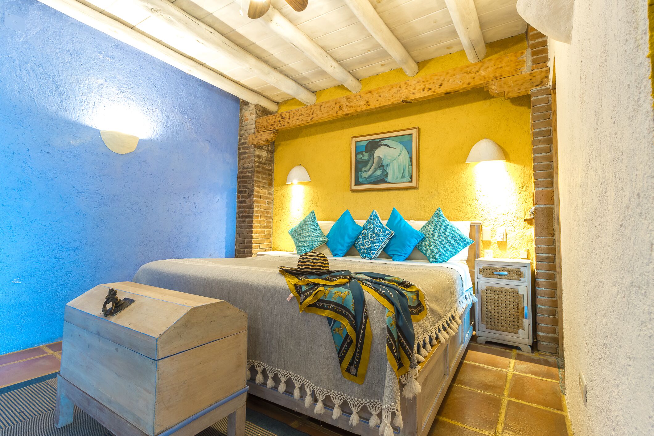 1 bedroom, desk, WiFi, bed sheets