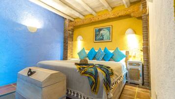 1 bedroom, desk, WiFi, bed sheets