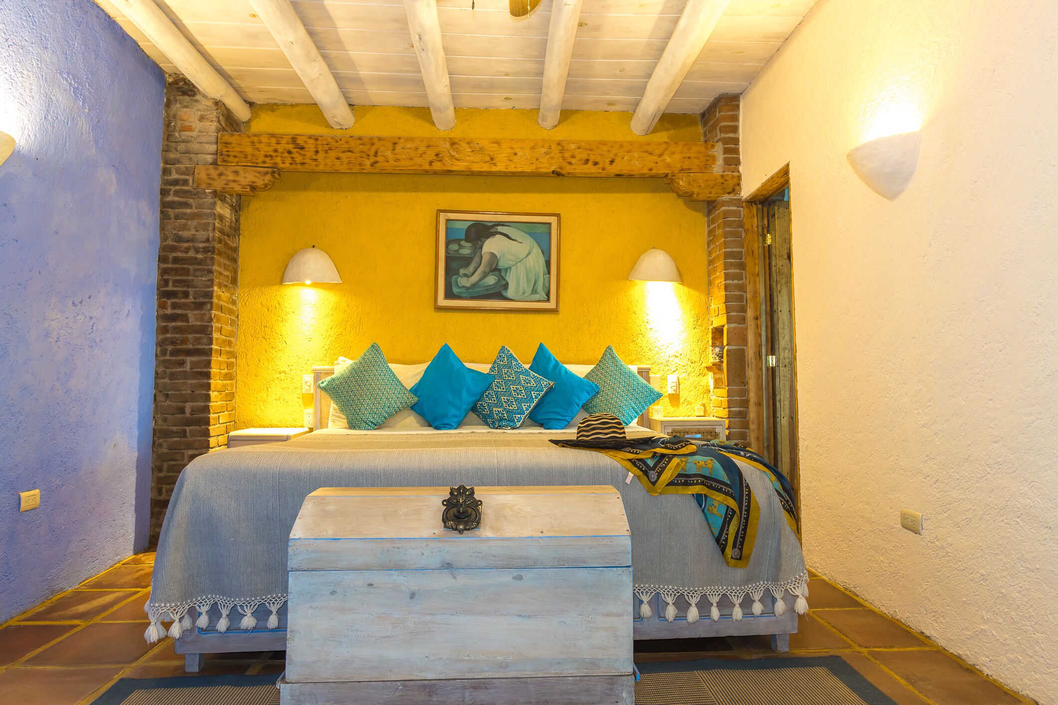 1 bedroom, desk, WiFi, bed sheets