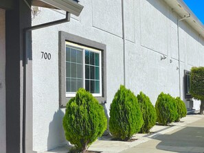 Exterior detail - Motel6 Yuba City, CA (Yuba City)