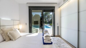 5 bedrooms, WiFi, bed sheets