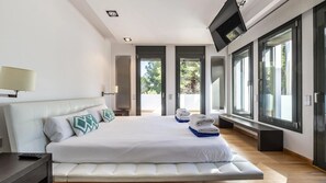 5 bedrooms, WiFi, bed sheets