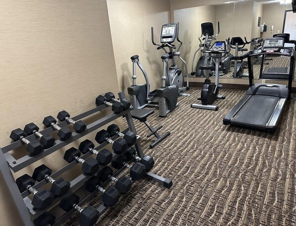 Fitness facility - Super 8 by Wyndham Alexandria LA (Alexandria)