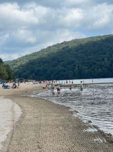 Off-street parking, family and pet friendly, fenced in yard, WiFi, self check-in