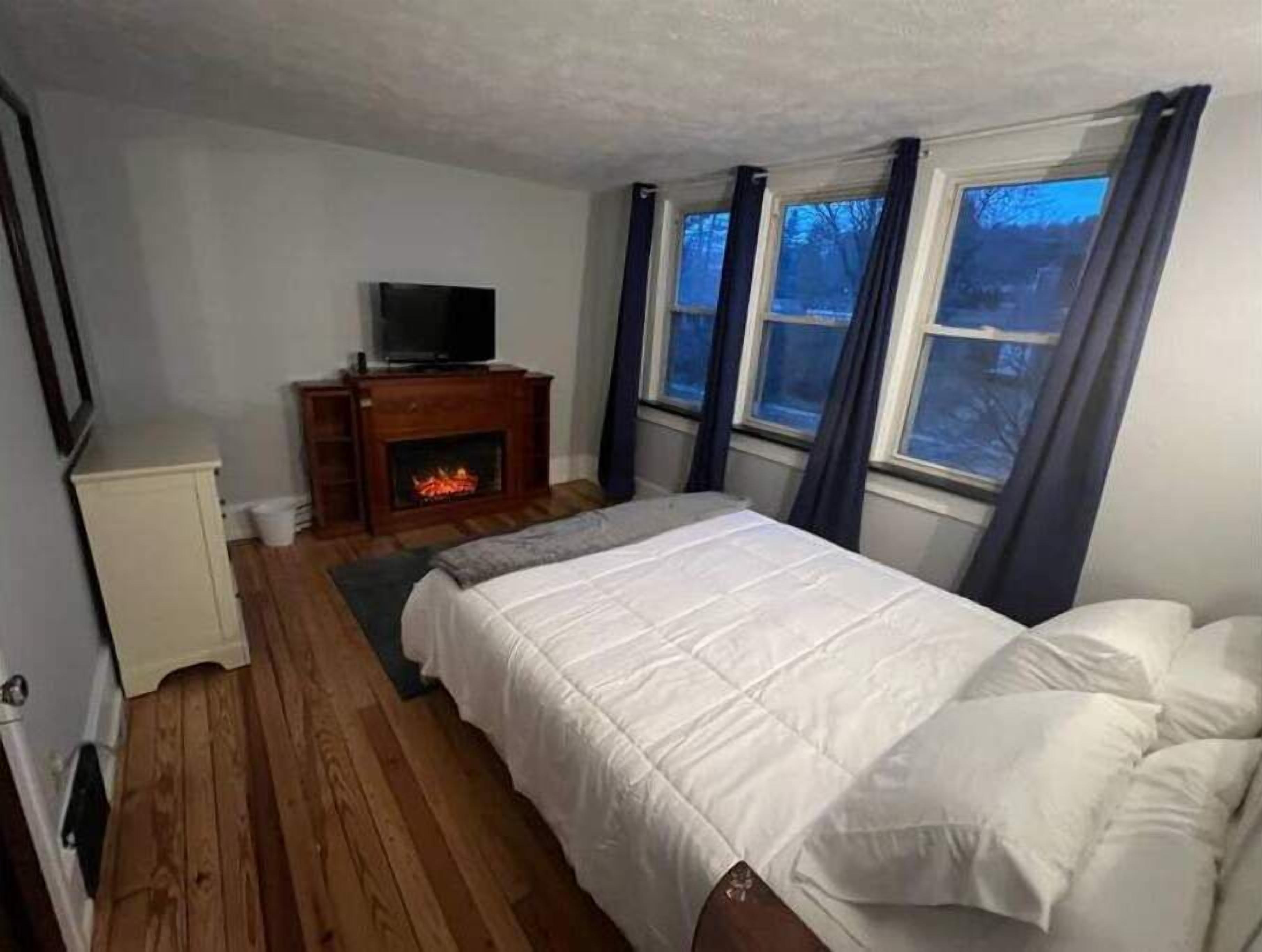 3 多间卧室、办公桌、熨斗/熨衣板、旅行婴儿床