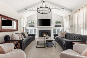 Smart-tv, pejs, kontorer