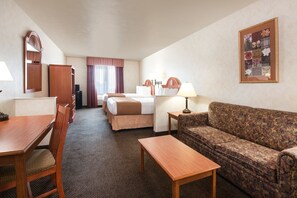 Room - Howard Johnson by Wyndham Oacoma Hotel and Suites (Oacoma)