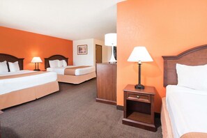 Room - Howard Johnson by Wyndham Oacoma Hotel and Suites (Oacoma)