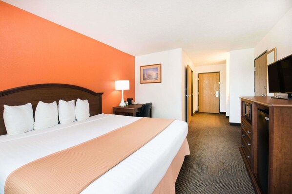 Room - Howard Johnson by Wyndham Oacoma Hotel and Suites (Oacoma)