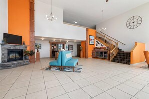 Interior - Howard Johnson by Wyndham Oacoma Hotel and Suites (Oacoma)