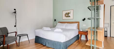 1 habitación, tabla de planchar con plancha, wifi gratis y ropa de cama