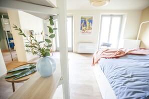 1 室のベッドルーム、WiFi、ベッドシーツ