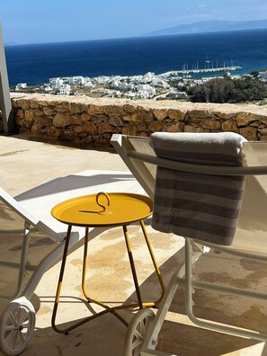 Property grounds - Flouria House - House with magnificent view of the Aegean Sea (Paros)