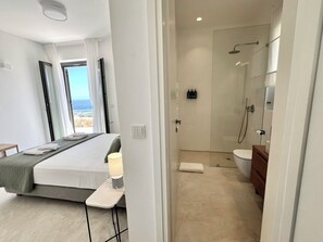 2 bedrooms, iron/ironing board, travel cot, free WiFi - Flouria House - House with magnificent view of the Aegean Sea (Paros)