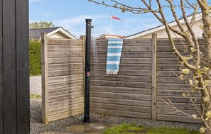 Property grounds - Amazing home in Otterup with kitchen (Otterup)