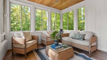 Télévision, cheminée