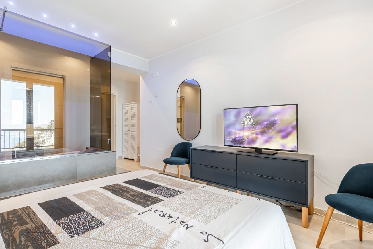 2 chambres, fer et planche à repasser, accès Internet, draps fournis