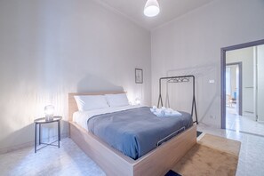 2 多间卧室、熨斗/熨衣板、WiFi、床单