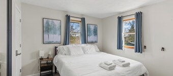 3 Miles to Ark! Basement Playroom with Video Arcade!