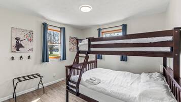 3 bedrooms, iron/ironing board, travel cot, free WiFi
