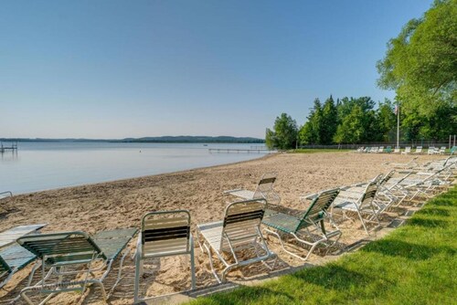 Summer is here! 2 bedroom, 2 bath private beach club outdoor pool on the river