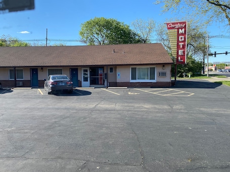 Exterior. Courtesy Motel