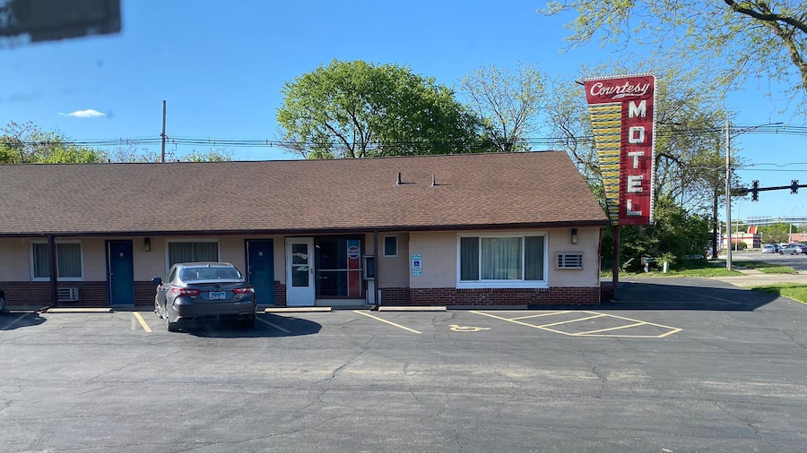 Courtesy Motel