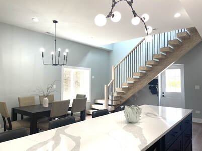 New  house with pickle ball court  game room 5 min  Bass Lake Knox Indiana!