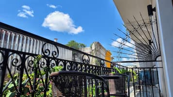 1 bedroom, premium bedding, individually decorated