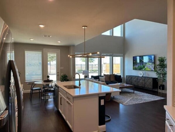 Interior - Modern, Clean and Family Friendly Home in Prosper (Prosper)