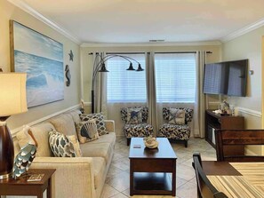 TV - 2BR Condo w/ King Bed, Ocean View, and Pool! (Myrtle Beach)