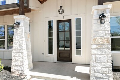 The Cowboy | 2/2 | Full Kitchen, King Beds, Washer/Dryer