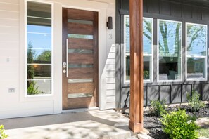 Exterior detail - Willie's Haus | 2/2, Full Kitchen, Hot Tub, Washer/Dryer, King Beds, Great Location (Fredericksburg)