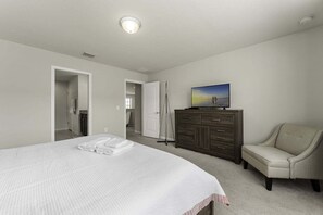 5 bedrooms, iron/ironing board, WiFi, bed sheets