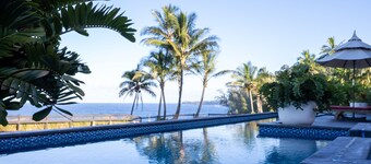 Luxury Oceanfront Apartment Gated Cliffside Estate - Carriage - Beach 10m walk