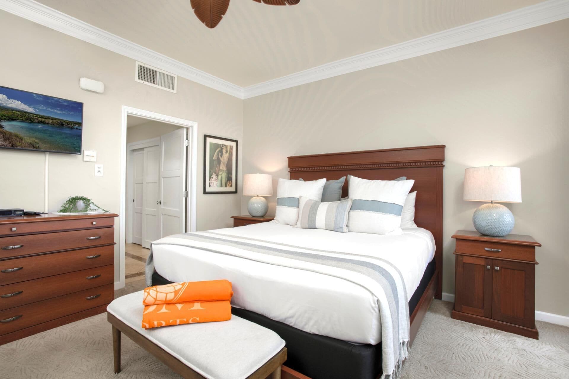 2 bedrooms, iron/ironing board, travel crib, free WiFi