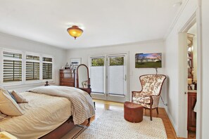 4 bedrooms, WiFi, bed sheets