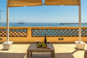 Property grounds - inblue Suite - Sea front (Giardini Naxos)