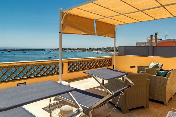Terrace/patio - inblue Suite - Sea front (Giardini Naxos)