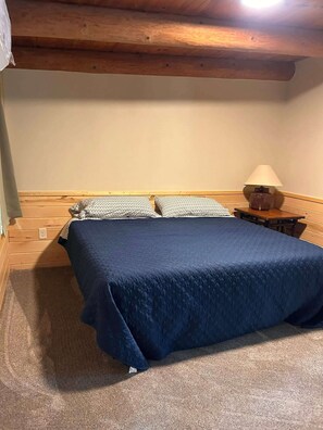 2 bedrooms, iron/ironing board, travel cot, free WiFi