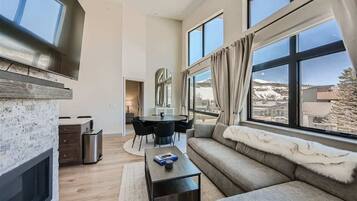 Televisión, oficina