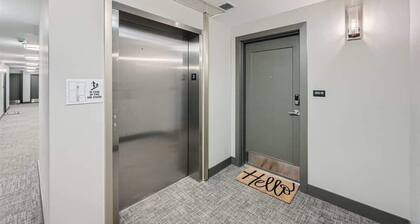 Brand New Penthouse,5 Star Accommodations!