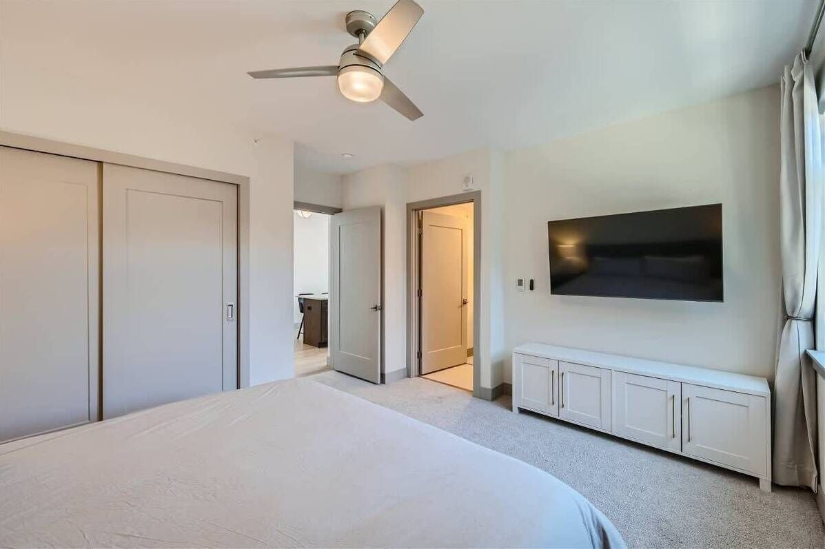 2 bedrooms, iron/ironing board, WiFi
