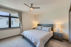2 bedrooms, iron/ironing board, WiFi
