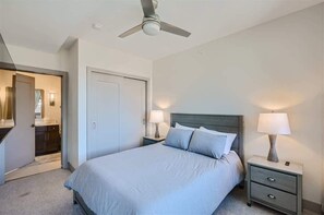 2 bedrooms, iron/ironing board, WiFi