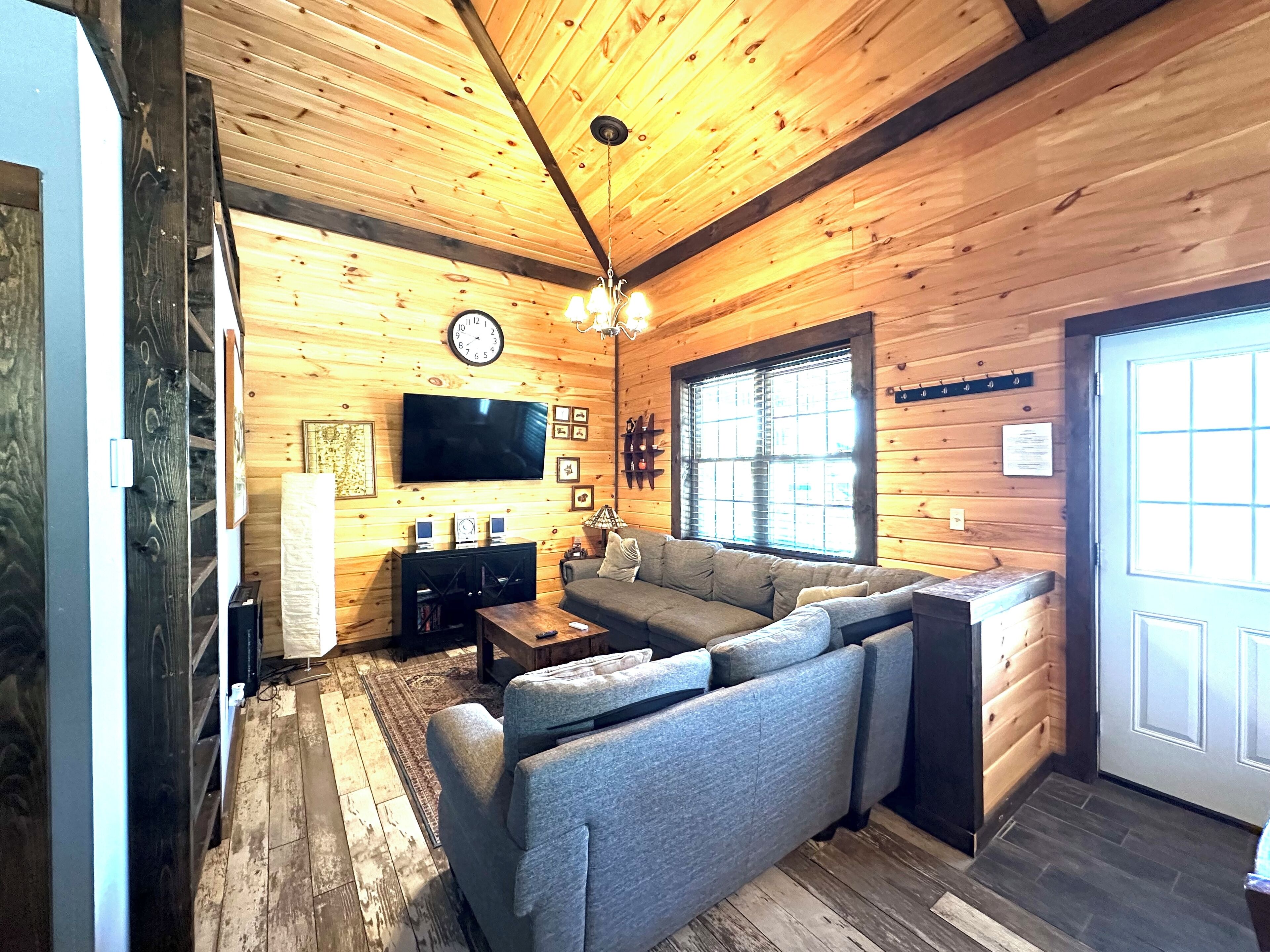 2br ADK Style Condo #9 - Walk to Main St and Mirror Lake
