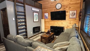 Smart TV, fireplace, stereo